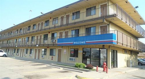 שרונוויל Travel Inn מראה חיצוני תמונה
