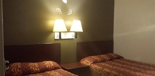 שרונוויל Travel Inn מראה חיצוני תמונה