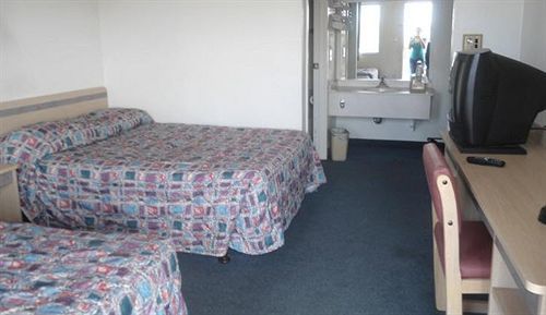 שרונוויל Travel Inn מראה חיצוני תמונה