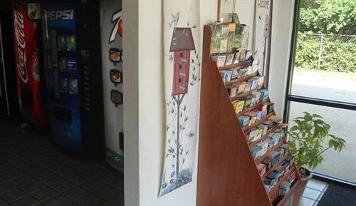 שרונוויל Travel Inn מראה חיצוני תמונה