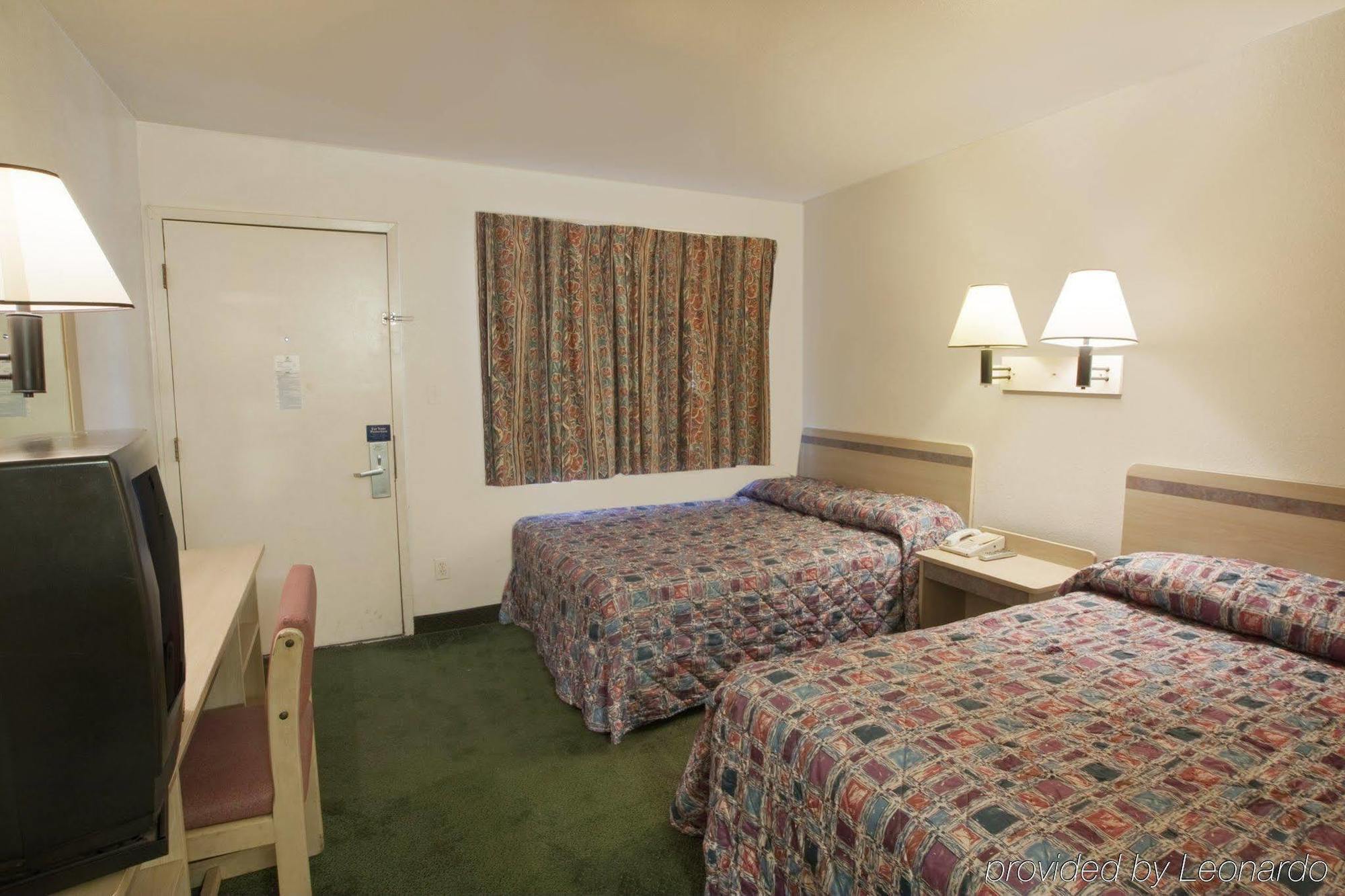 שרונוויל Travel Inn חדר תמונה