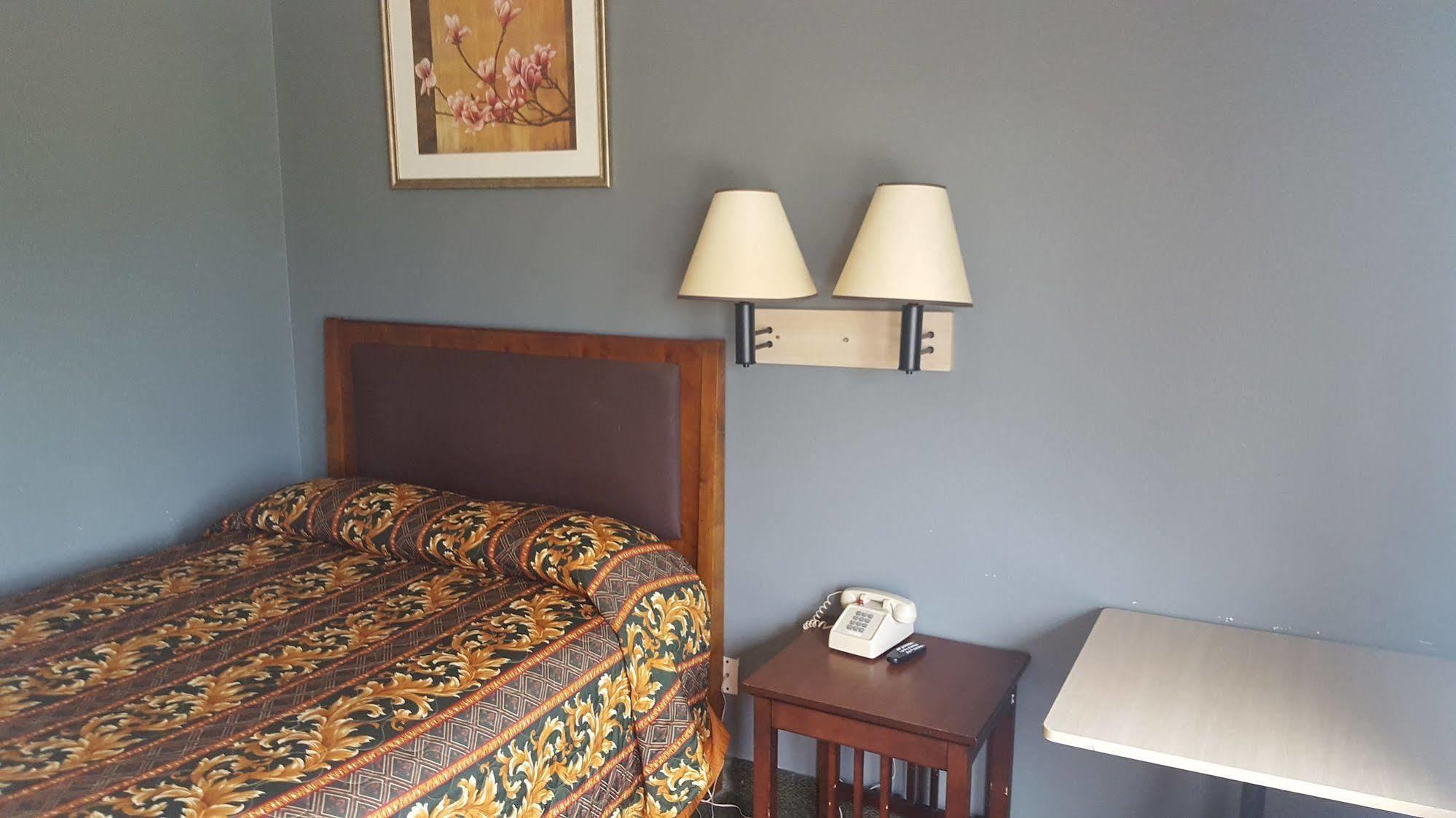 שרונוויל Travel Inn מראה חיצוני תמונה